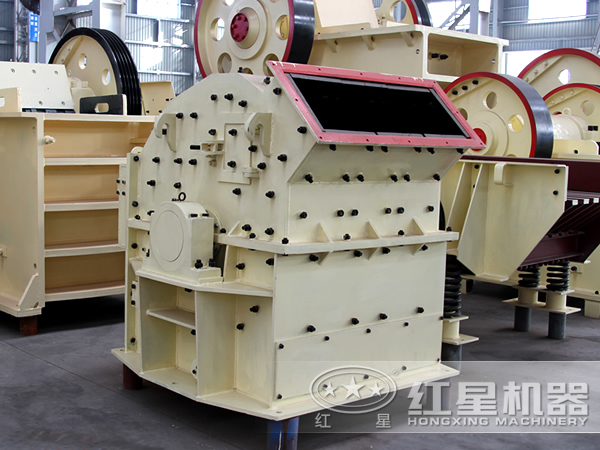 礦石細(xì)碎機(jī)展示3 礦石細(xì)碎機(jī)展示3