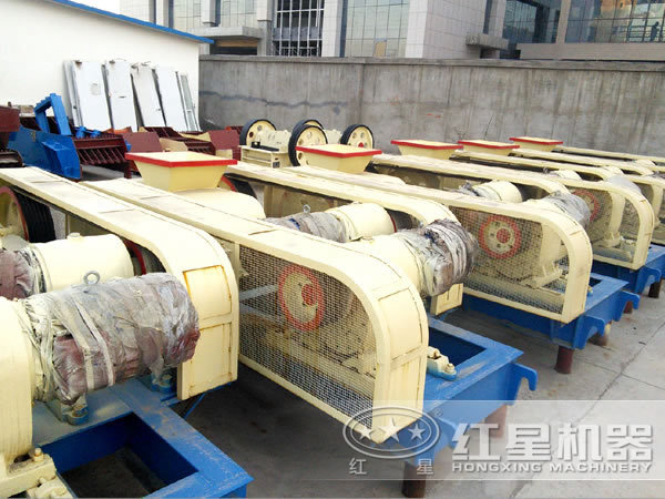 石子對輥式破碎機(jī)型號多 石子對輥式破碎機(jī)型號多