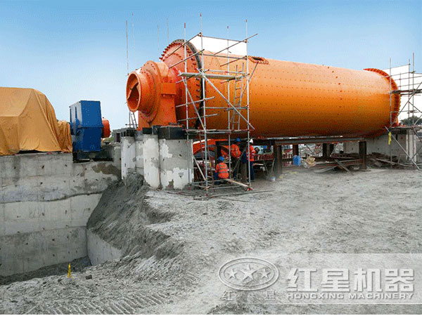 1530球磨機(jī)現(xiàn)場圖 1530球磨機(jī)現(xiàn)場圖